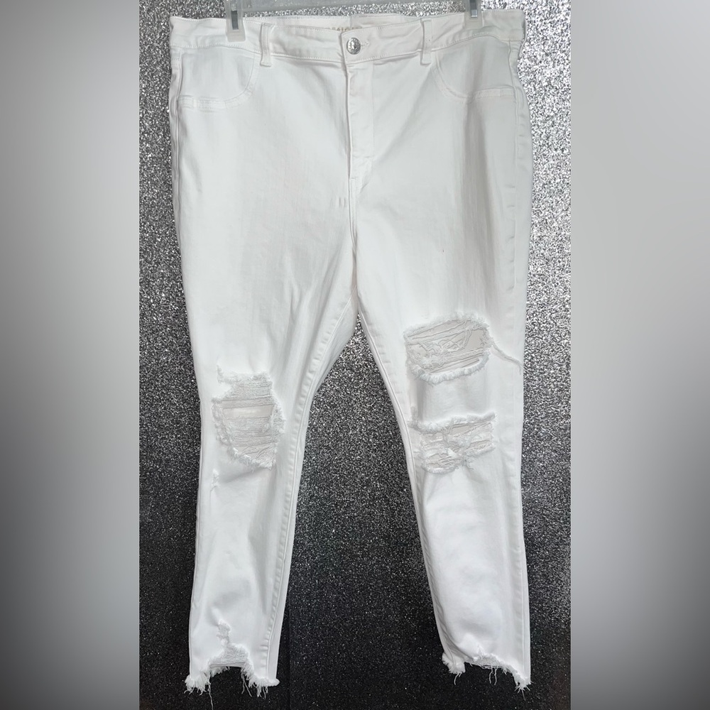 Women’s White Mid- High Rise American Eagle Jeans Size 22